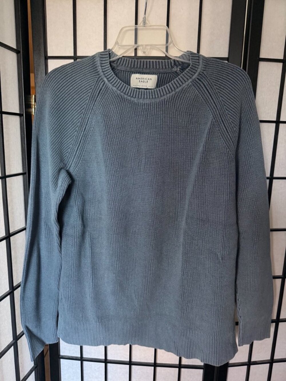 American Eagle Washed Blue Ribbed Crewneck Sweater Cozy Raglan Size M